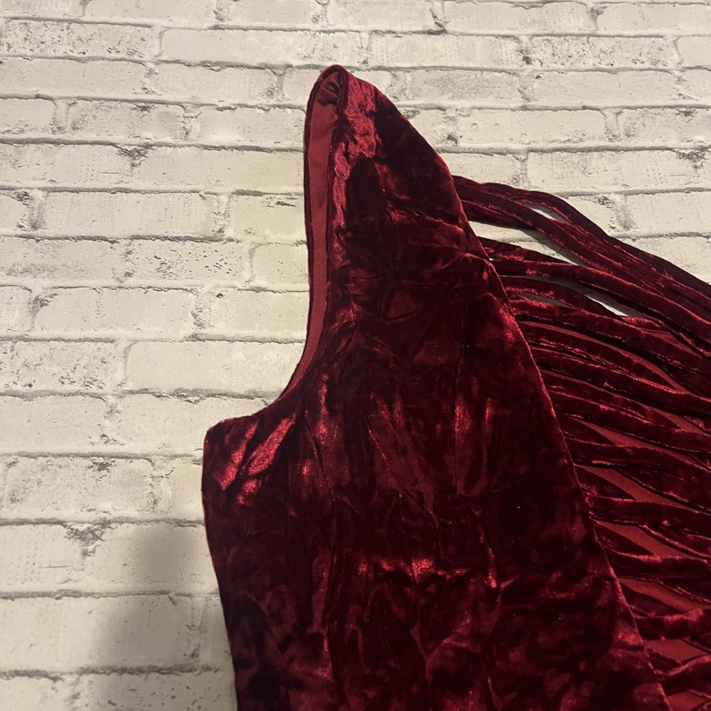 Charlotte Russe Burgundy Asymmetrical Velvet Dress Size Large - Picture 7 of 10